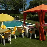 Roses Village 호텔 4*