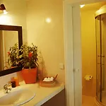 Roses Village 호텔